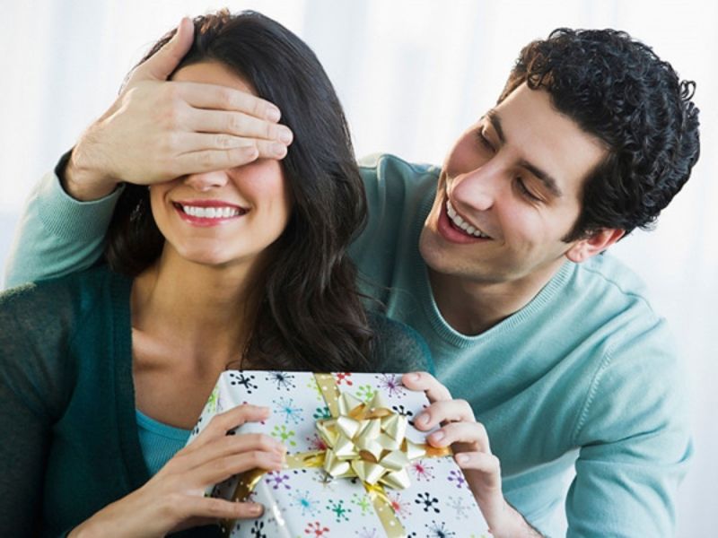 Lợi Ích Của Việc Tặng Quà Cho Người Yêu