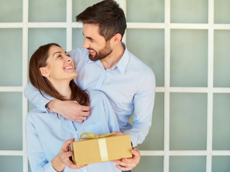 Những Điều Cần Tránh Khi Tặng Quà Cho Người Yêu
