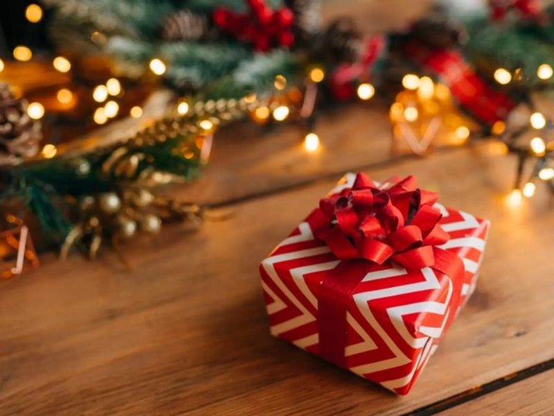 Khi Nào Nên Tặng Quà Lưu Niệm Cho Người Thân?
