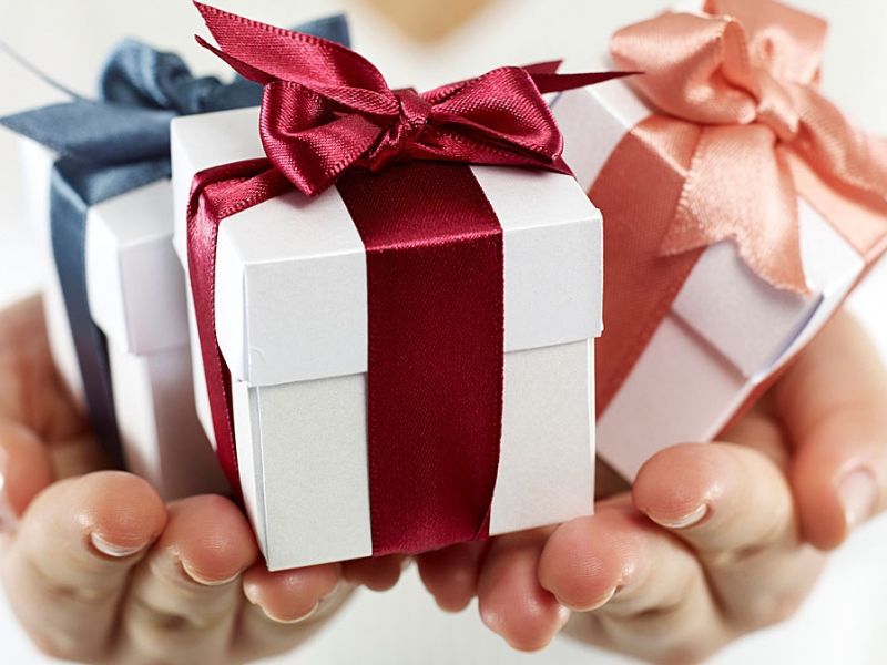 Tại sao cần biết những điều cấm kỵ khi tặng quà cho người yêu?