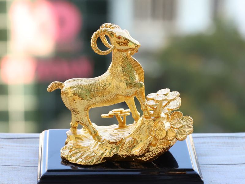 Cách Chọn Quà Lưu Niệm Bằng Đồng Phù Hợp