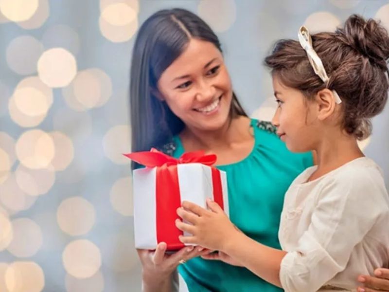 Vì Sao Nên Tặng Quà Lưu Niệm Cho Bé?