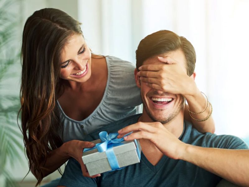 Gợi ý món quà ý nghĩa tặng ông xã không cần dịp