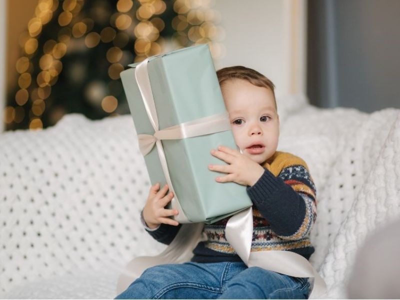 Các nhóm quà tặng 1 6 cho bé trai phổ biến hiện nay