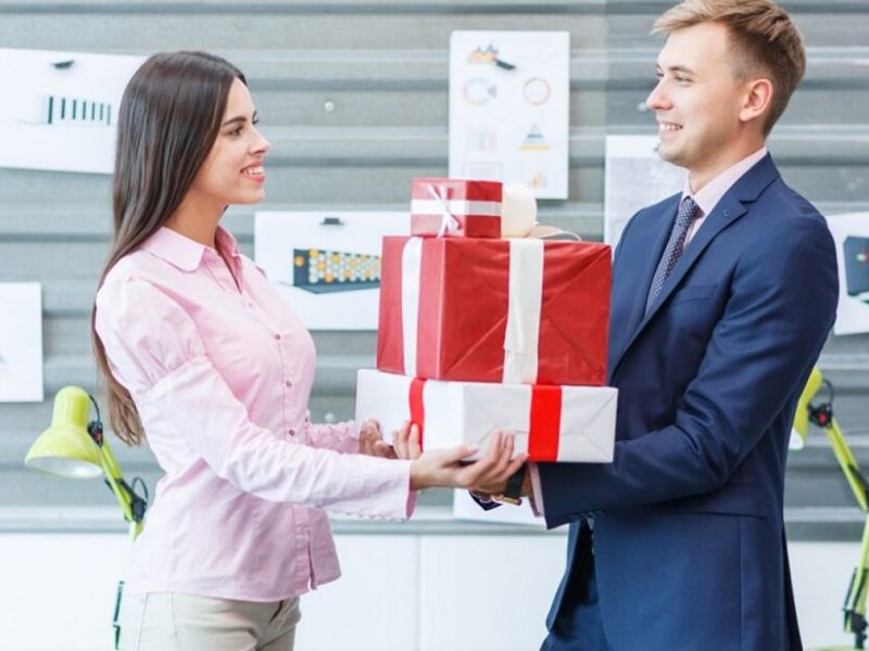 Gợi Ý Quà Tặng Anh Trai Thiết Thực Và Ý Nghĩa Nhất