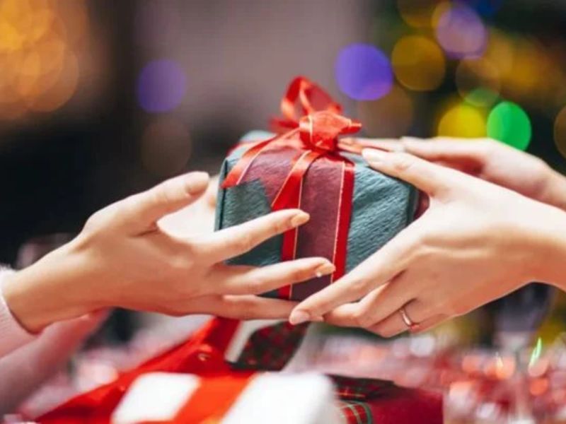 Khi Nào Nên Tặng Quà Sau Chia Tay?