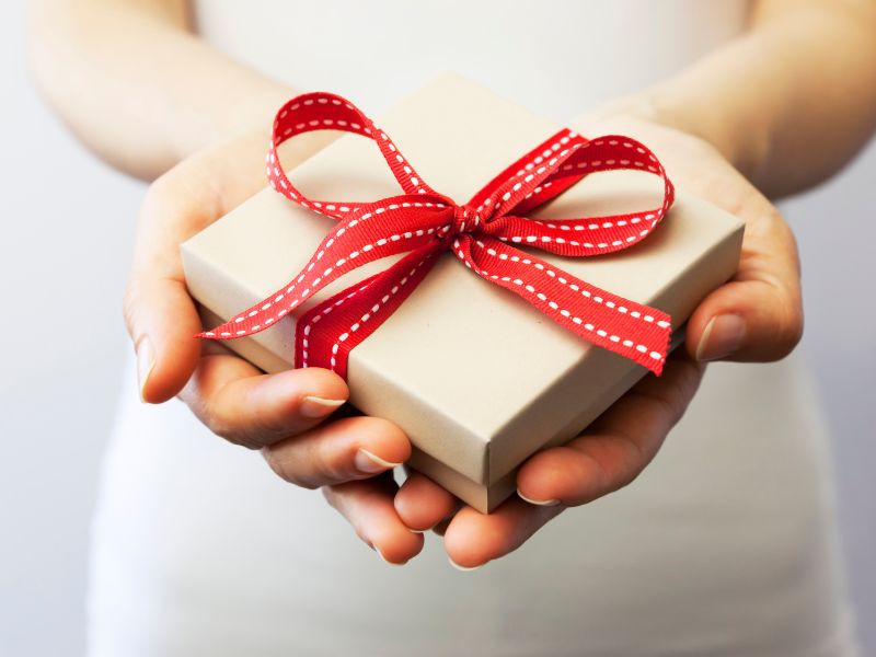 Người Già Thích Tặng Quà Gì? Câu Trả Lời Theo Nhu Cầu Thực Tế
