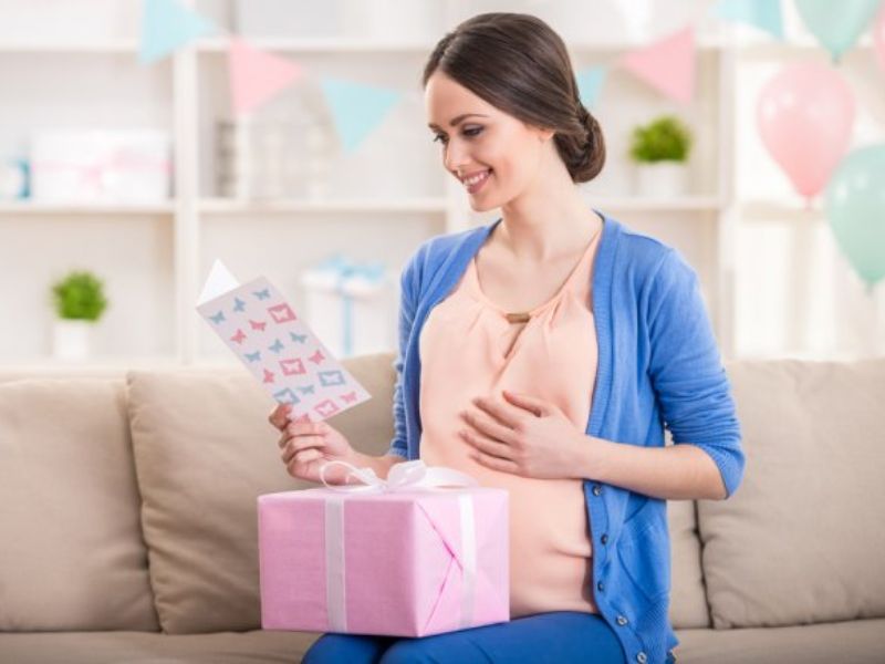 Gợi Ý Các Món Quà Tặng Bà Bầu Phù Hợp Và Thiết Thực
