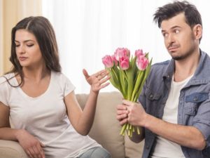 Những Điều Cần Tránh Khi Tặng Quà Xin Lỗi Vợ
