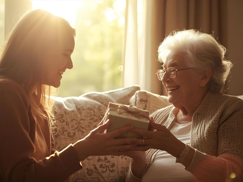 Gợi Ý Tặng Quà Sinh Nhật Cho Bà Nội Ý Nghĩa Nhất