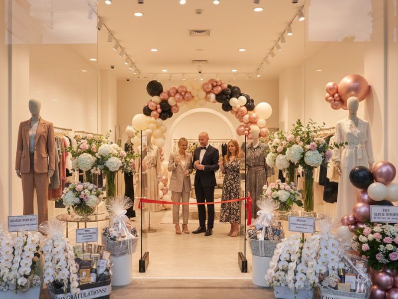 Quà Tặng Khai Trương Cửa Hàng Quần Áo Ý Nghĩa