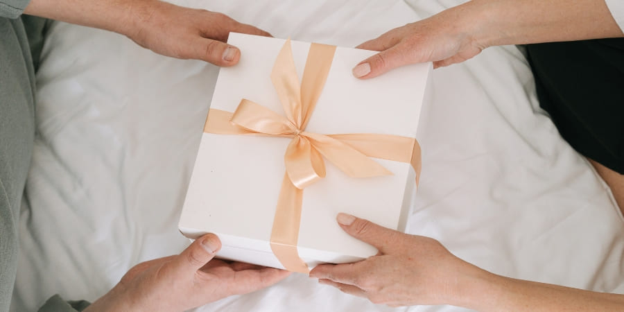 tặng quà gì cho người yêu nam