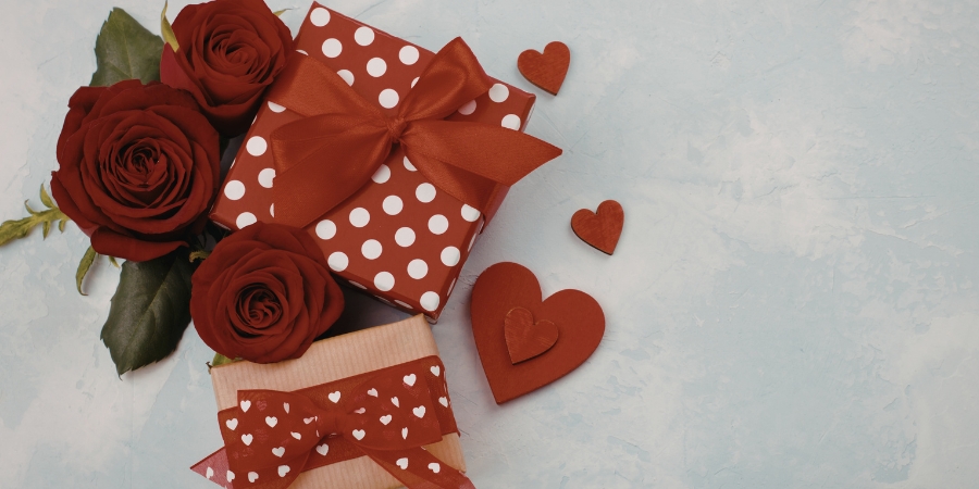 valentine ai tặng quà cho ai