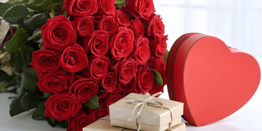valentine ai tặng quà cho ai