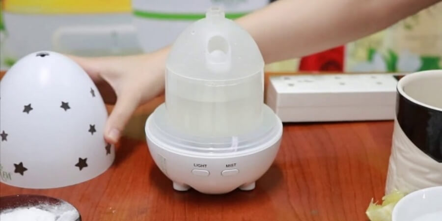 Một số lưu ý khi vệ sinh máy xông tinh dầu